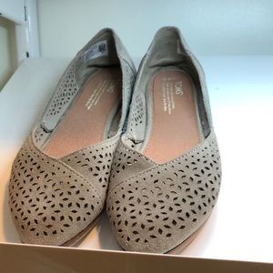 Tom’s Jutti suede flats 8.5 taupe